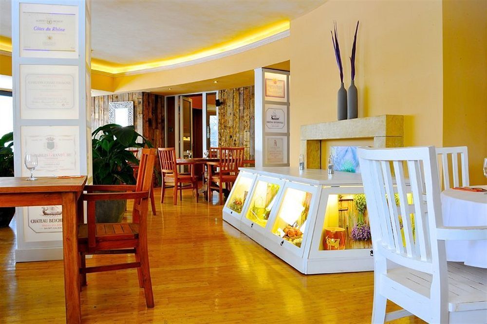 Villa St. Tropez Прага Экстерьер фото