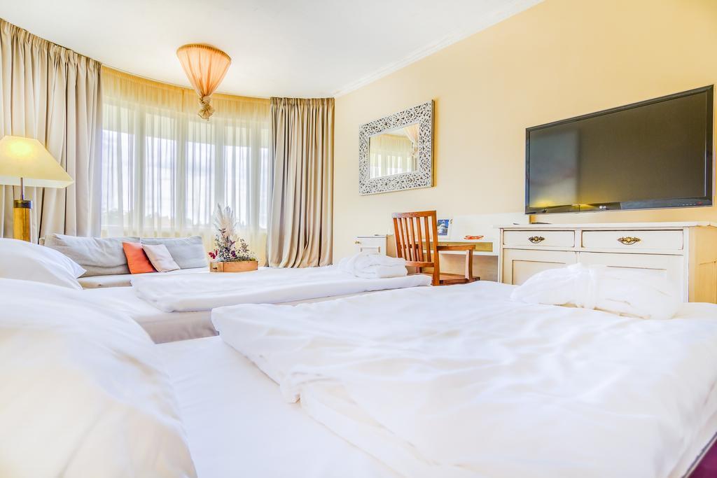 Villa St. Tropez Прага Номер фото
